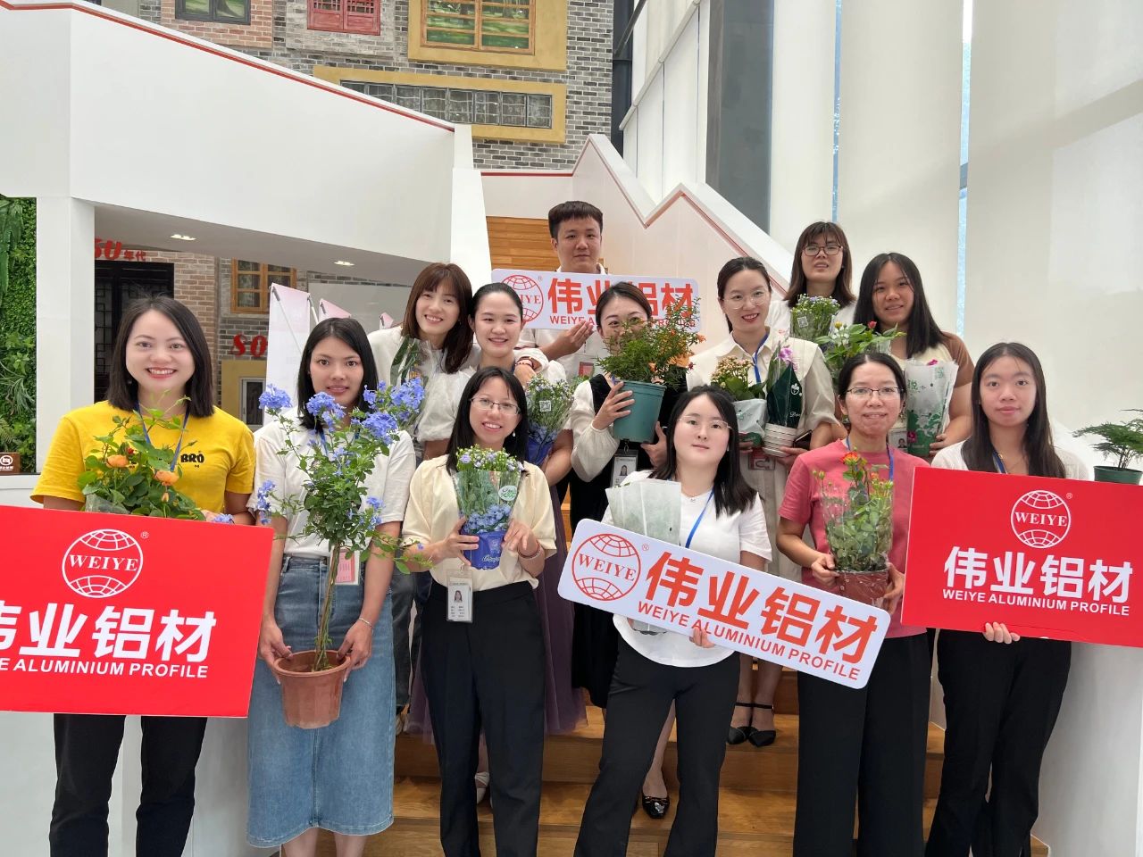 以爱浇灌，，，，，，，礼赠母亲 | 新宝GG铝材感恩母亲节职工活动圆满举行